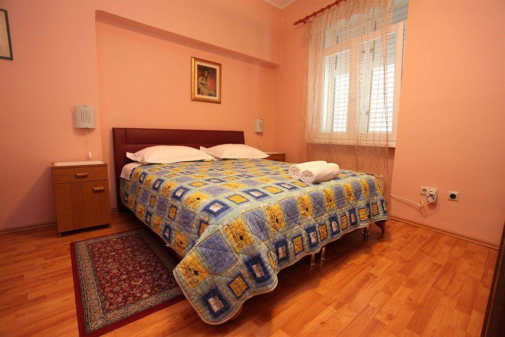 Split Apartments Peric Exterior foto
