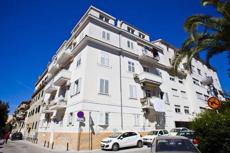 Split Apartments Peric Exterior foto